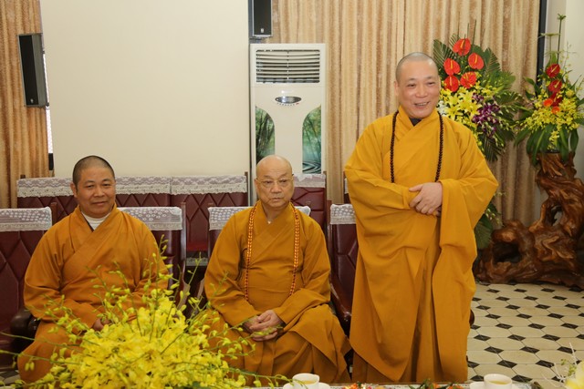 Vietnam Buddhist Sangha leaders extend Christmas greetings to Christians in Hanoi